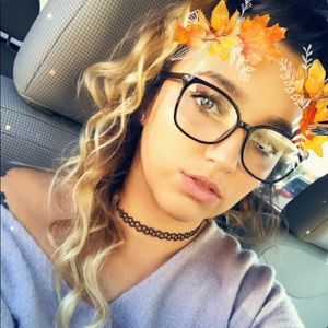 Meet your Posher, Brittney